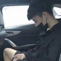  姚冶誠
